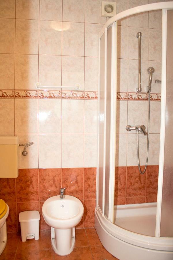 Malinska - Apartment Glavas Екстериор снимка